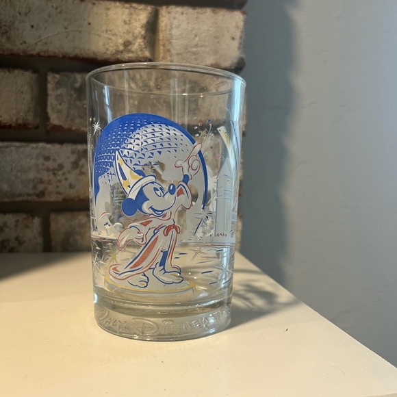 McDonald's Glass (2000 / Mickey Mouse - Epcot / 5") - Picture 1 of 6